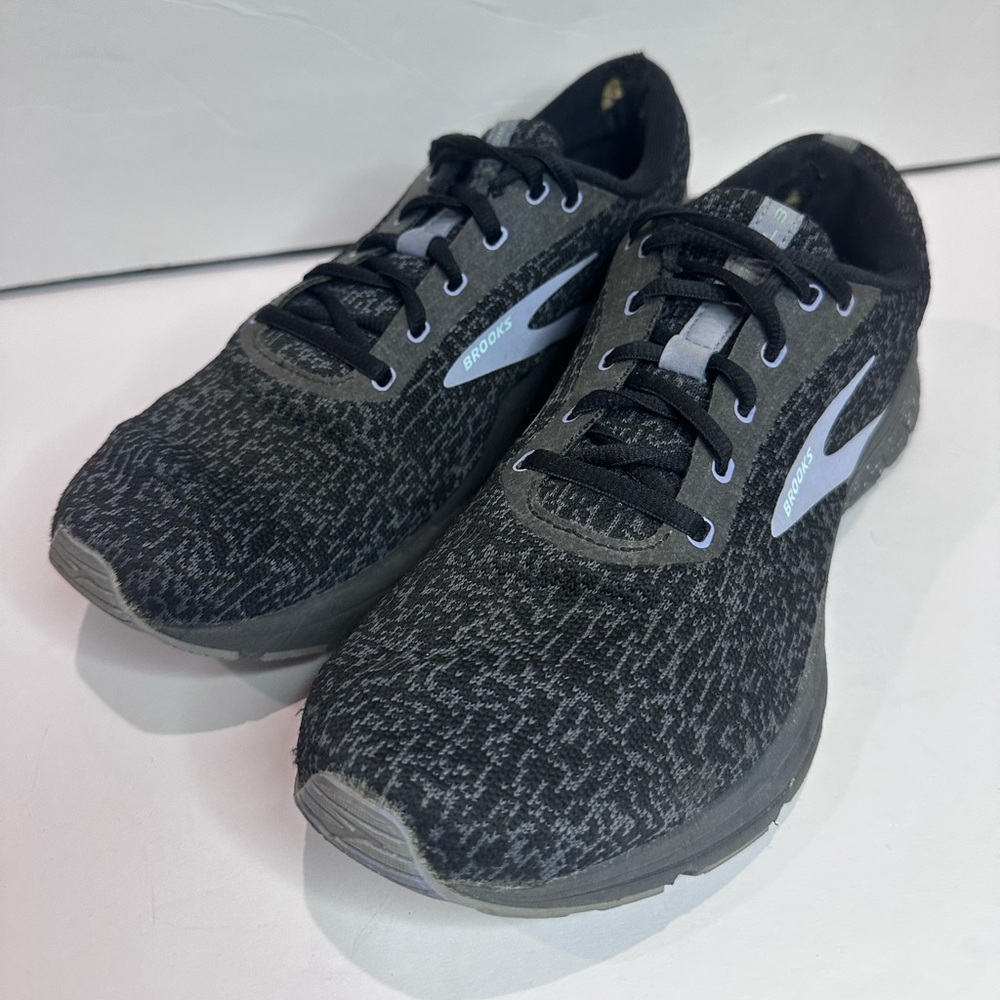 Women’s Brooks Black and Gray Running Shoes Sz.9.5 - Picture 5 of 8